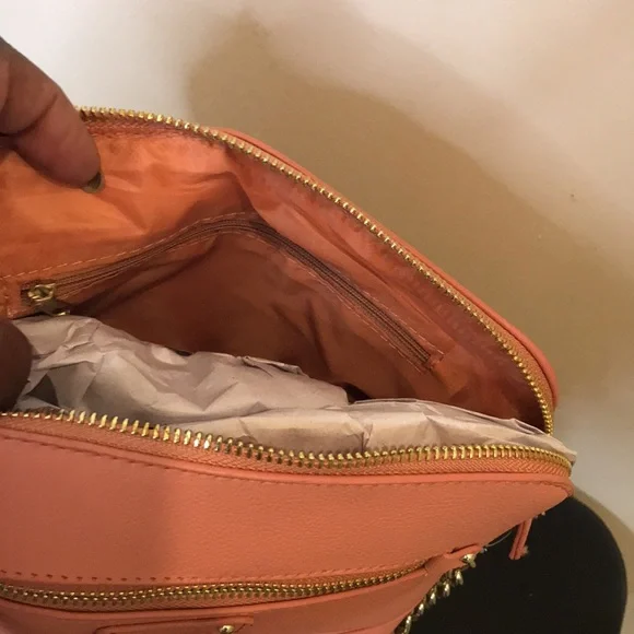 No Boundaries Chic Amber Crossbody Bag - Picture 4 of 5